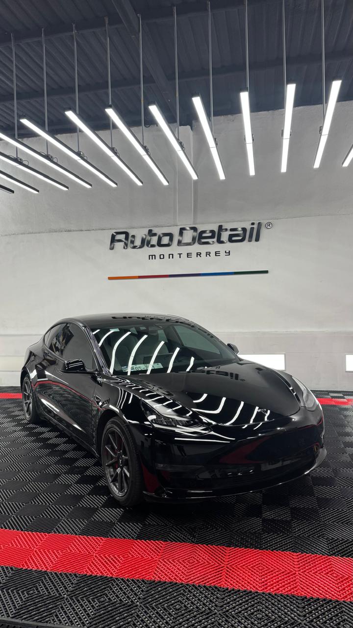 Tesla Model 3 con recubrimiento cerámico